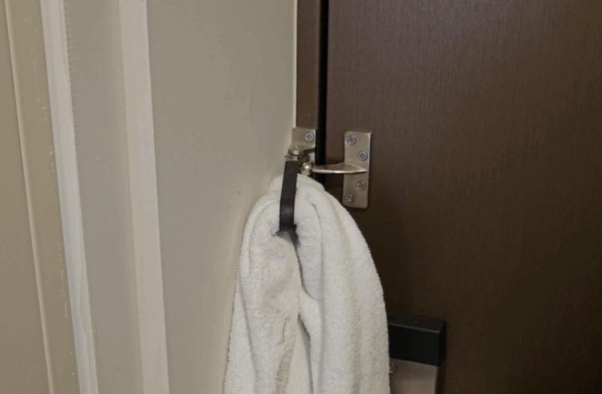 호텔 문 잠그기! 1분으로 무조건 이렇게 문단속하세요! 2