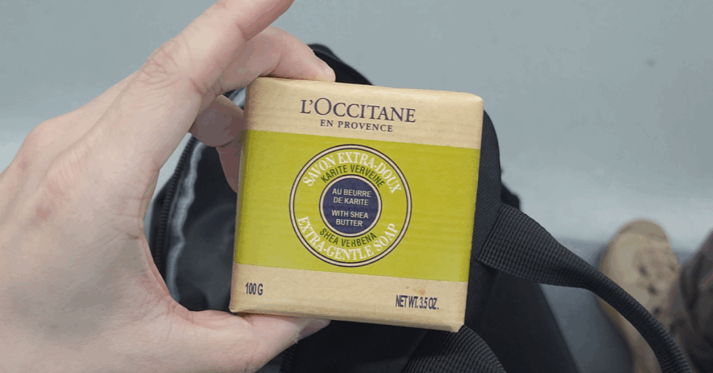 비누 전자레인지 30초로 말랑해져 얇게 소분하는 생활꿀팁을 소개합니다. 여행, 캠핑용으로 간편하며, 종이 비누 만들기 방법을 한 번에 정리합니다.