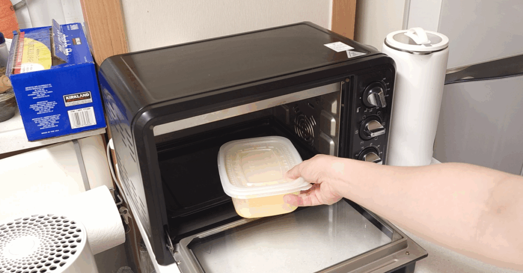 전자레인지 계란찜 레시피로 5분 만에 닭발집보다 더 부드러운 푸딩 계란찜 완성! 전자레인지 요리 초보도 쉽게 따라 할 수 있는 전자레인지 계란찜 하는법을 소개합니다.