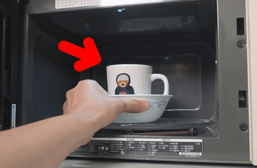 머그잔을 전자레인지에 넣어보세요! 10분만에 맛있는 밥 짓기 꿀팁입니다. (아무도 안 믿는 전자레인지로 밥하기) 2