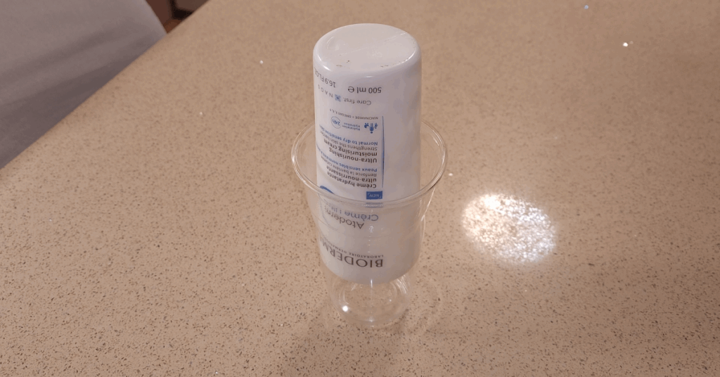 2주는 더 쓸 수 있는데 왜 버리시나요? 화장품 남김 없이 다쓰는 법과 커피컵 활용 꿀팁