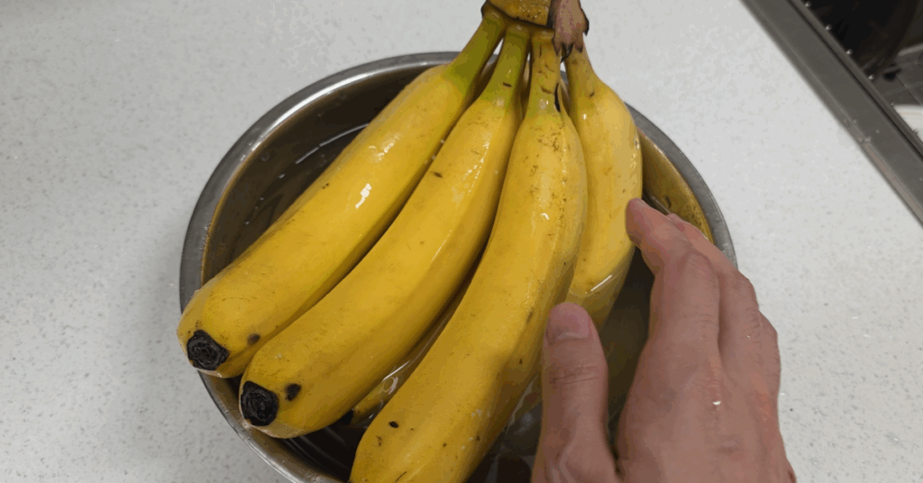 바나나 보관법 핵심 3가지로 갈변을 늦추는 방법을 소개합니다. 바나나 오래 보관, 바나나 보관 방법, 바나나 실온보관·바나나 냉장 보관 팁까지 한 번에 정리!