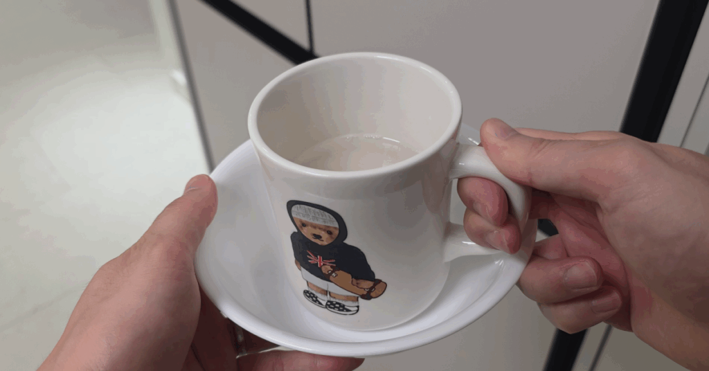 머그컵 하나로 전자레인지로 밥하기! 10분 만에 맛있는 밥 짓기 완성하는 방법을 소개합니다. 머그컵 밥 짓기, 전자레인지 머그컵 밥, 누구나 쉽게 따라 하는 레시피입니다.