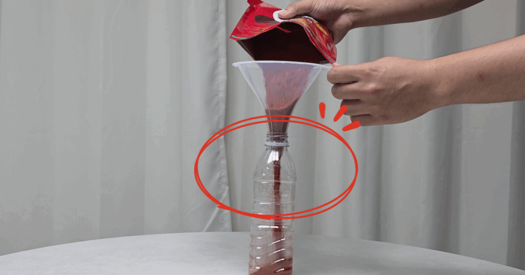 그동안의 고춧가루 보관법 다 잊어버리세요!! 1년 이상 고추가루 맛, 색 모두 안 변하게 하는 꿀팁 알려드려요. 2