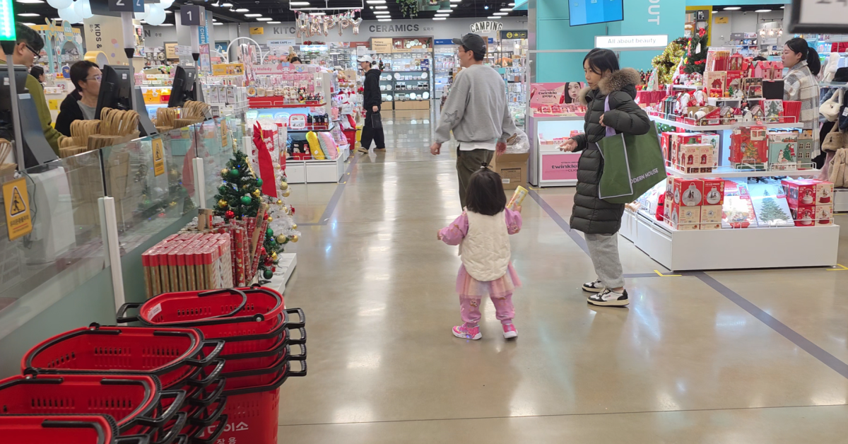 현재 전 매장 품절로 난리나버린 다이소 추천템 Top10, 사실상 찾기만해도 돈 버는 수준입니다. 1