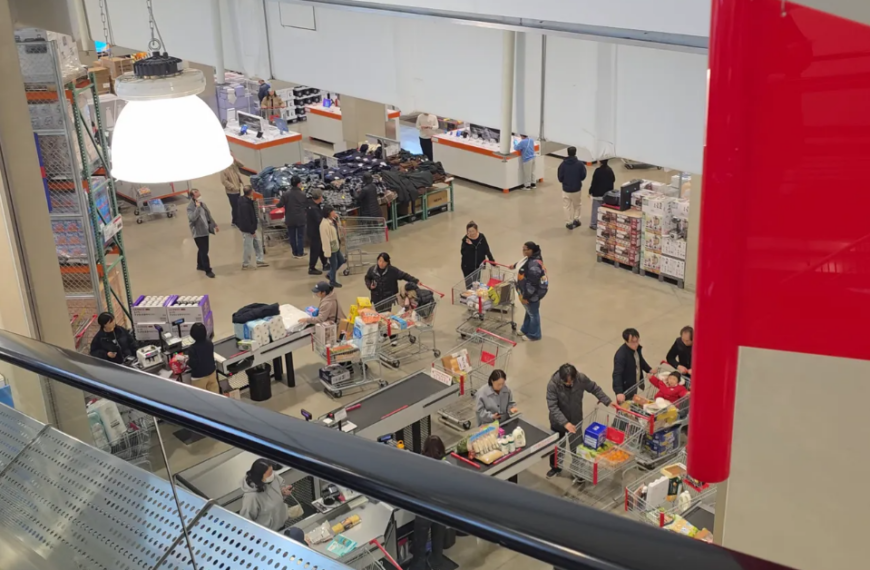 2025년 역대급 품절 대란 코스트코 식품, 음식, 요리 10가지, 영하 10도와 폭설 날씨에도 결국 오픈런 연출