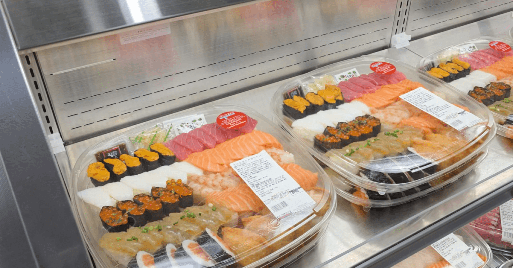 영하의 날씨에도 오픈런을 부르는 2025년 역대급 코스트코 식품 10가지를 소개합니다.