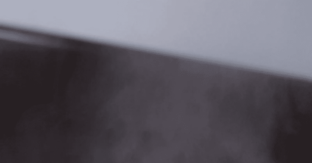 잘못된 가습기 사용법이 호흡기 건강을 망칠 수 있습니다. 수돗물 사용 이유와 올바른 가습기 위치 선정 그리고 세균 걱정 없는 가습기 관리 및 가습기 세척 방법을 확인해 보세요. 살림 고수들이 전하는 가습기 청소 필수 살림 꿀 팁 3가지를 지금 공개합니다.